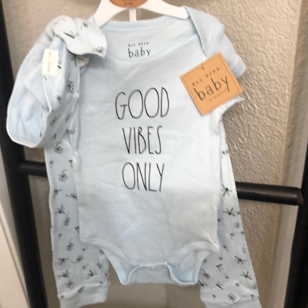 Super cute babygirl outfit .